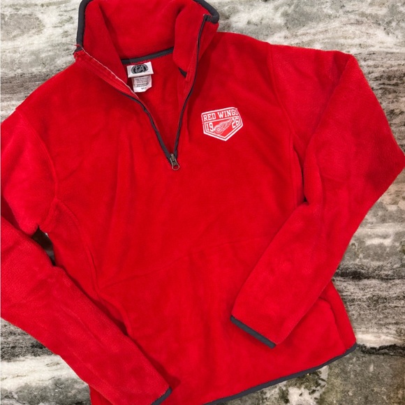 Detroit Red Wings NHL Red Fuzzy Quarter-Zip Sweatshirt Women’s Small - Picture 3 of 4